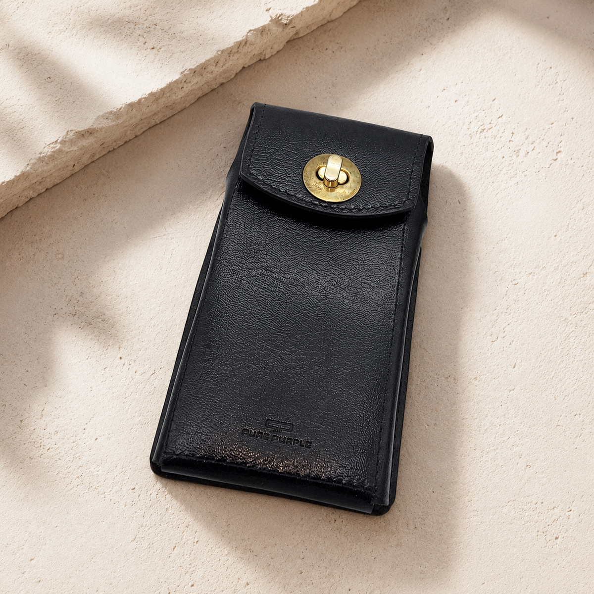 Handcrafted Black Cowhide Leather Phone Case – 17.5 × 9.5 × 2 cm with Brass-Finish Clasp